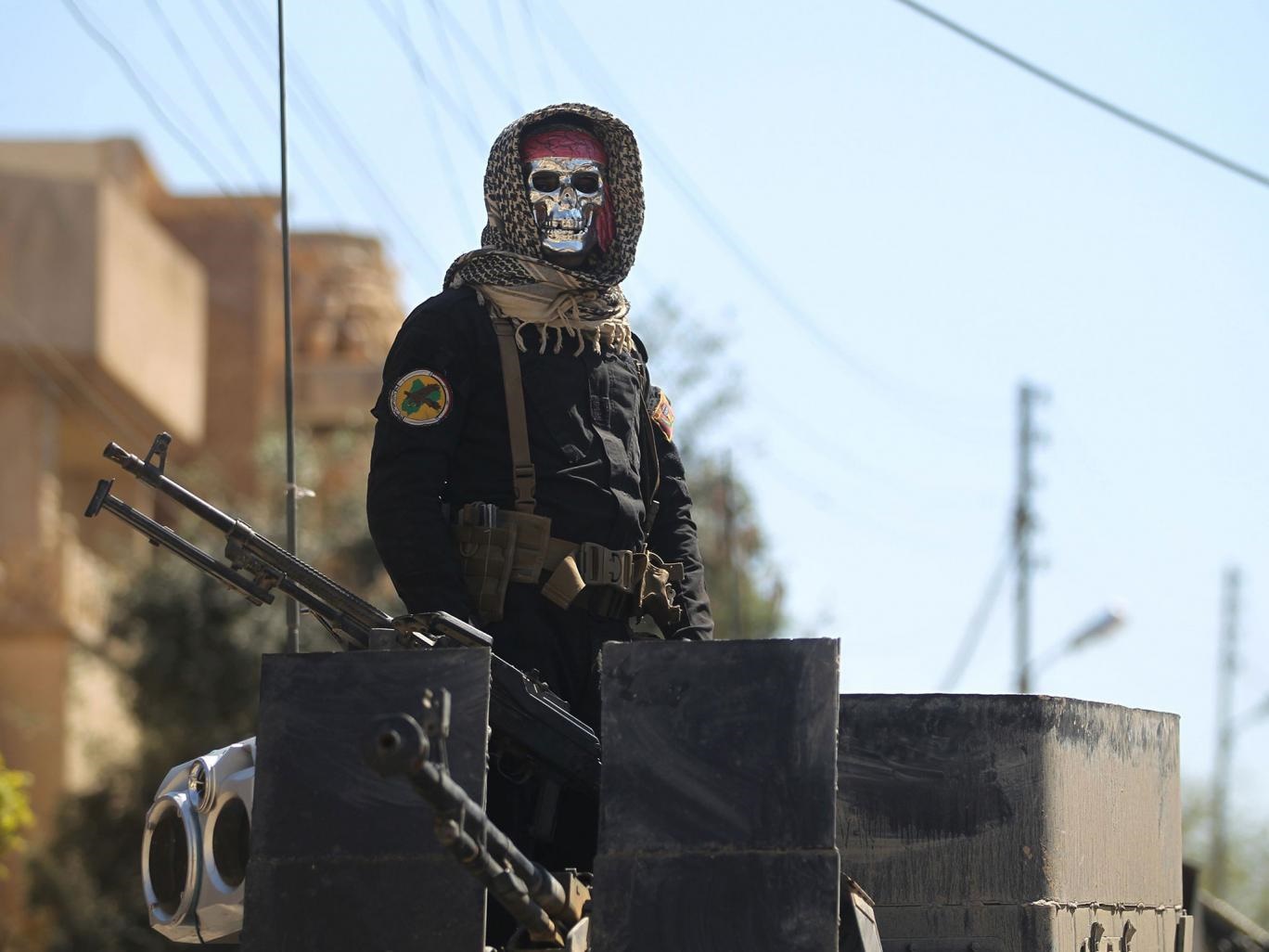 ظاهر عجیب سرباز عراقی در موصل +عکس