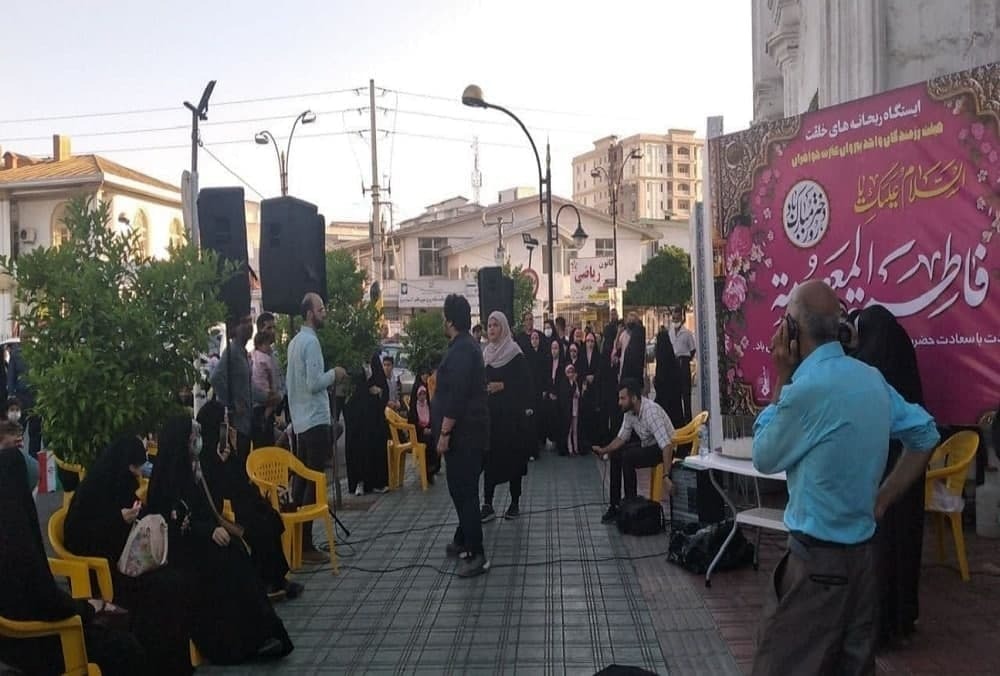اجرای نمایش خیابانی جیب خالی در بابلسر