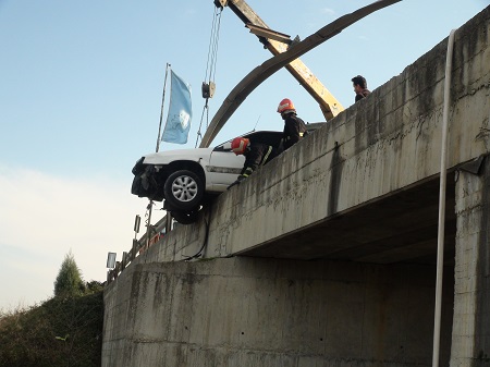 4 مصدوم در حادثه سقوط خودرو در ساری+تصاویر