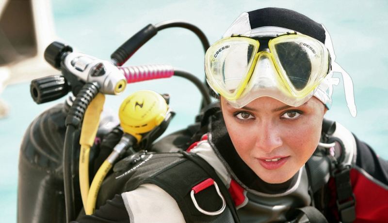هانیه توسلی و ترانه علیدوستی در لباس غواصی و شنا +عکس