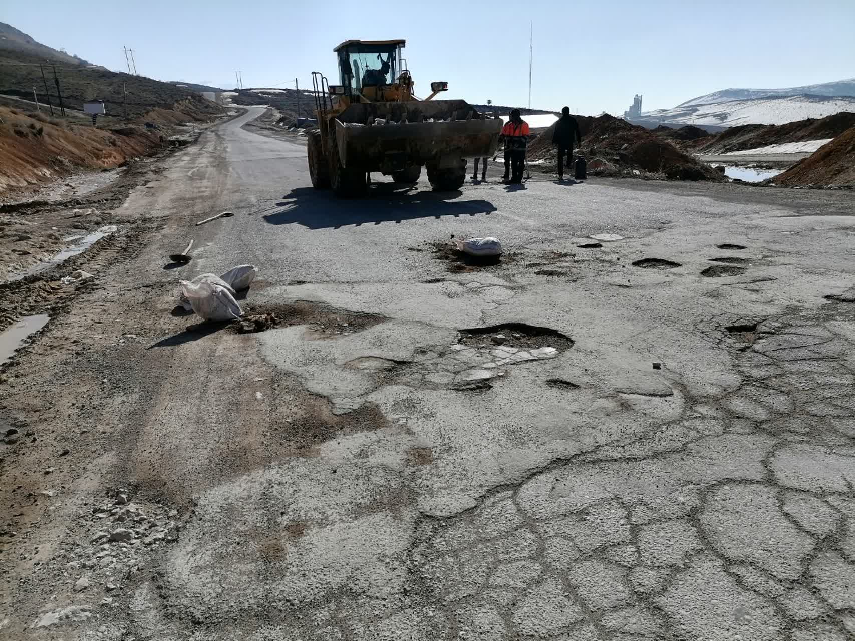 آماده سازی جاده&zwnj;های شهرستان مارگون برای تردد مسافران نوروزی