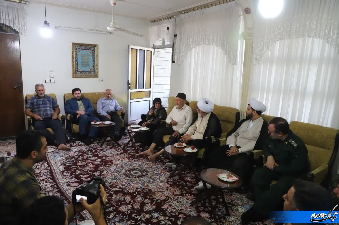 دیدار نمایندگی ولی فقیه سپاه کربلا مازندران و فرمانده سپاه شهرستان نکا با خانواده شهیده رقیه حسین&zwnj;زاده