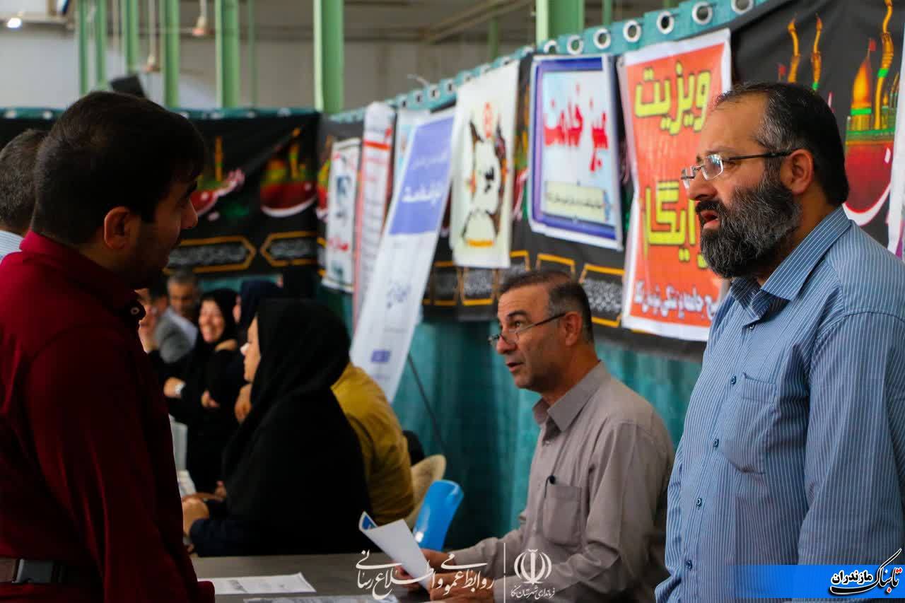 همزمان با دومین روز هفته&zwnj;ی دولت، میز خدمت دستگاه&zwnj;های دولت در نکا برگزار شد