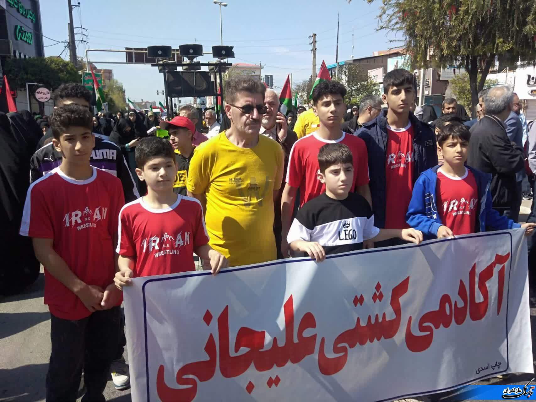 دشمن در اهداف نظامی و اطلاعاتی خود شکست خورد و رو به افول است/ امیدواریم قدس آزاد شود و دنیای اسلام نابودی رژیم غاصب صهیونیستی را جشن بگیرد