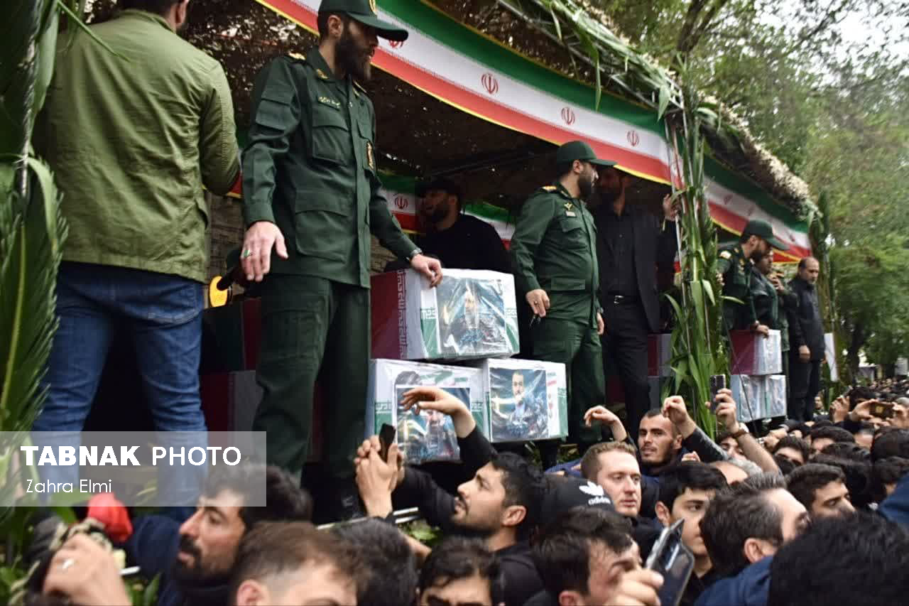 تصاویر / تشییع باشکوه شهدای خدمت در تبریز