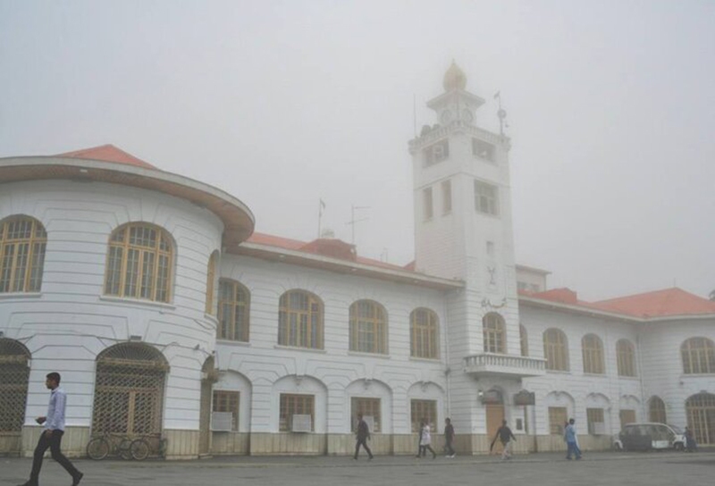 مسئولان &laquo;توجیه&raquo; کردند، مردم &laquo;استنشاق&raquo;!/مطالبه جدی مردم گیلان برای شفاف&zwnj;سازی منبع آلودگی