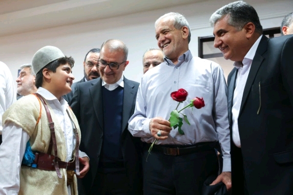 خوبِ بزرگ، بدِ پنهان، زشتِ آشکار؛ روایت عریان از سفر پزشکیان به کهگیلویه و بویراحمد خوبِ بزرگ، بدِ پنهان، زشتِ آشکار؛ روایت عریان از سفر پزشکیان به کهگیلویه و بویراحمد